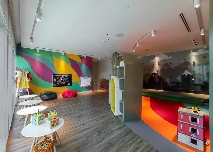 Modern 2Br Apartment Perfect For 4 In Business Bay